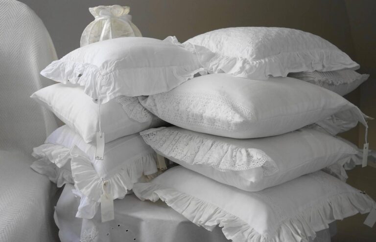 cushion-2071096_1280