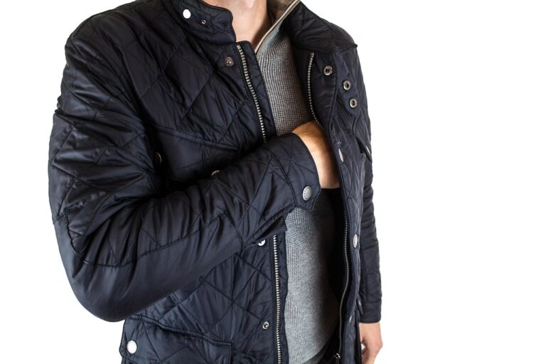 jacket-2821961_1280