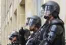 Haos u Novom Sadu: Građani udarili na policiju golim rukama, dok se dekan zaključao na fakultetu